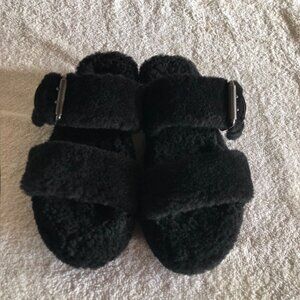 UGGS FUZZ YEAH sheepskin sandal 1104662